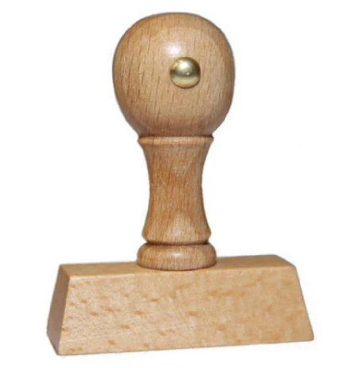 Eckiger Holzstempel mit Holzgriff