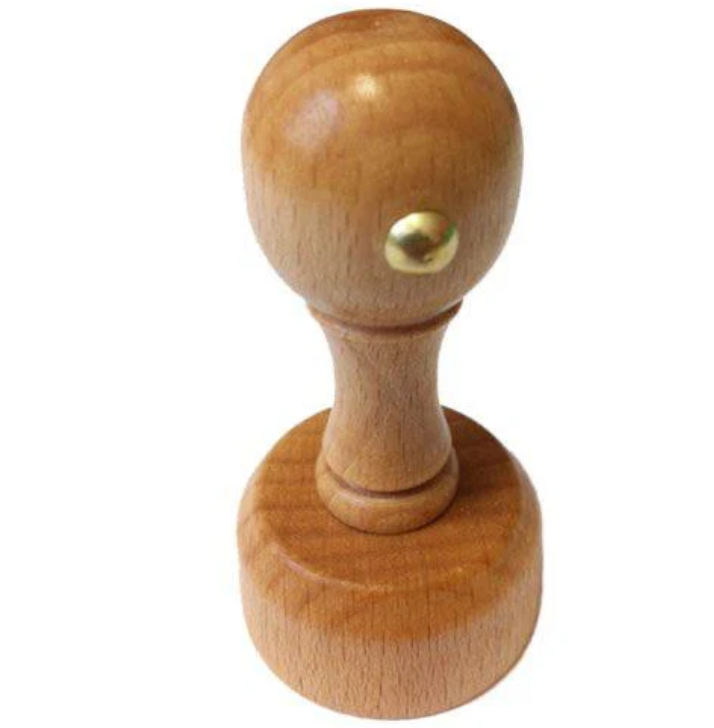 Runder Holzstempel mit Holzgriff